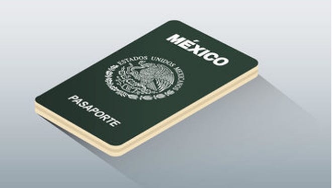 Si planeas salir de vacaciones con tus hijos, tramítales el pasaporte.