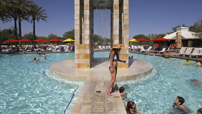 El á rea de la piscina en JW Marriott Phoenix Desert Ridge Resort & Spa.