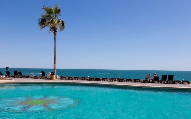 Sonoran Sun Resort es una propiedad frente al mar en Sandy Beach en Puerto Penasco, México.
