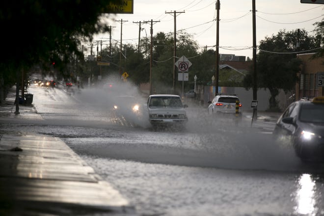 A Tucson llegó el primer monzón de la temporada 2019 en Arizona, ocurrió el 13 de julio dejando varias calles inundadas.