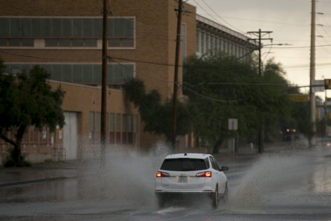A Tucson llegó el primer monzón de la temporada 2019 en Arizona, ocurrió el 13 de julio dejando varias calles inundadas.