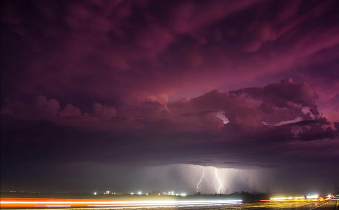Lluvia, viento y polvareda fueron los elementos que trajo el monzón que azotó el área de Phoenix la noche del miércoles 28 de agosto, 2019.