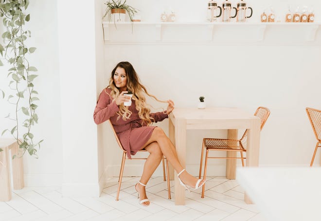 Paloma Kemak (@glitterglucose) is a lifestyle influencer "living my glittery, girly, fabulous life, and I just happen to have Type 1 Diabetes."