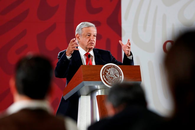 El presidente de México, Andrés Manuel López Obrador, habla durante su conferencia de prensa matutina en el Palacio Nacional de Ciudad de México.