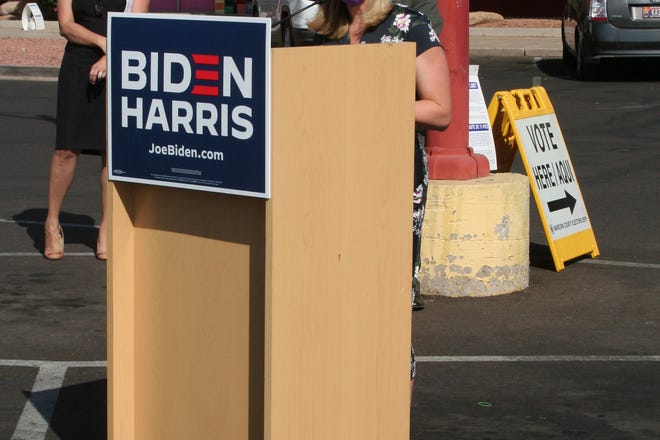 La alcaldesa de la ciudad de Phoenix, Kate Gallego, pidió a los demócratas registrados para votar a salir a votar temprano en favor de la fórmula presidencial Biden-Harris.