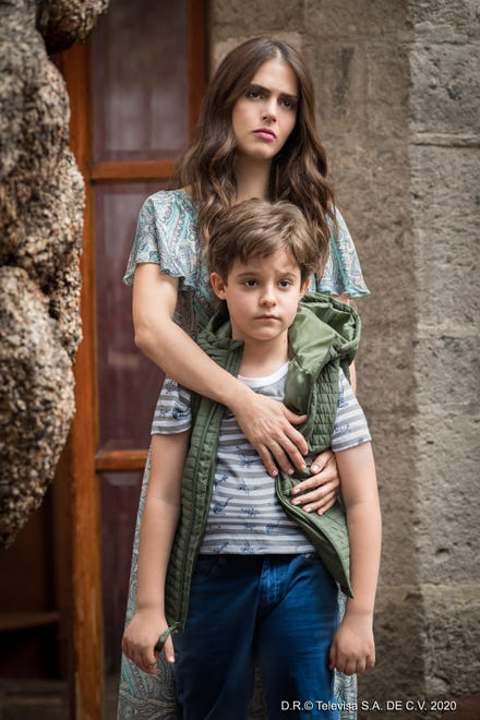 En “Vencer el Desamor”, Claudia, interpreta a Ariadna, una mujer que se sobrepone  al abandono de su esposo (Juan Diego Covarrubias) para sacar adelante a su hijo, quien sufre Síndrome de Asperger.