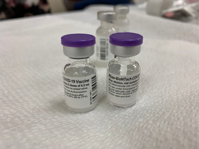 Dosis de vacunas Pfizer-BioNTch COVID-19.