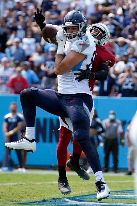 Arizona Cardinals strong safety Budda Baker (3) breaks up a pass intended for Tennessee Titans tight end Geoff Swaim (87) in the end zone during the second quarter at Nissan Stadium Sunday, Sept. 12, 2021 in Nashville, Tenn.

Titans Cards 117