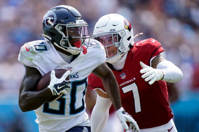 Tennessee Titans wide receiver Chester Rogers (80) runs from Arizona Cardinals cornerback Byron Murphy (7) during the second quarter at Nissan Stadium Sunday, Sept. 12, 2021 in Nashville, Tenn.

Titans Cards 116