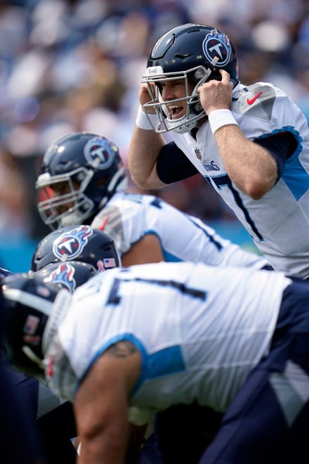 Tennessee Titans quarterback Ryan Tannehill (17) calls a play to his team as they face the Arizona Cardinals during the first quarter at Nissan Stadium Sunday, Sept. 12, 2021 in Nashville, Tenn.

Titans Cards 108
