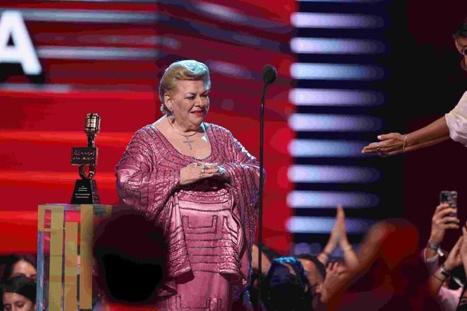 Paquita la del Barrio fue galardonada con el premio Billboard Trayectoria Artística.