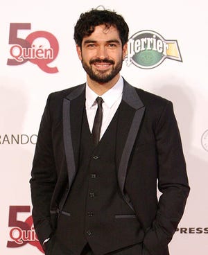 Alfonso Herrera apoya la versión de Dulce María, quien aseguró que la mayor parte de ganancias de RBD,  las obtuvo  el productor Pedro Damián y la empresa Televisa.