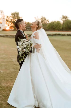 Ricky Montaner, hijo de Ricardo Montaner,  se casó con la influencer Stefi Roitman, en una ceremonia realizada en Argentina.