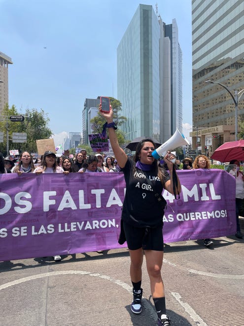 La marcha en la Ciudad de México, por la violencia en contra de las mujeres, se realizó sin hechos violentos.