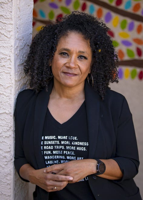 Andrea Martinez, mujer afrolatina y de la comunidad LGBTQ+, es vicepresidenta sénior del Desarrollo Temprano en la Infancia para Chicanos Por La Causa en Phoenix.