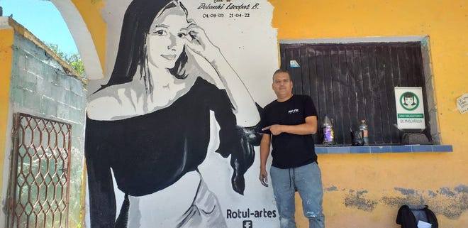 Gratitud eterna, es lo que don Mario Escobar siente por el muralista  Rafael Aguirre.