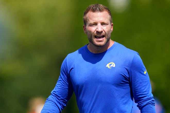 Los Angeles Rams head coach Sean McVay instructs the team during a joint practice with the Cincinnati Bengals, Wednesday, Aug. 24, 2022, at the Paycor Stadium practice fields in Cincinnati.