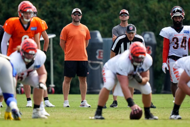 Cincinnati Bengals offensive coordinator Brian Callahan observes a joint practice with the Los Angeles Rams, Wednesday, Aug. 24, 2022, at the Paycor Stadium practice fields in Cincinnati.